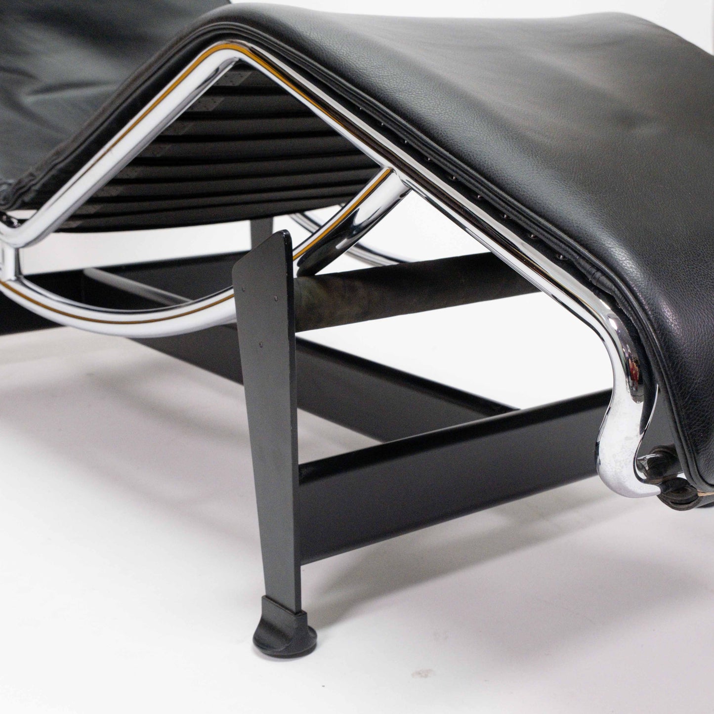 Cassina LC4 Liege