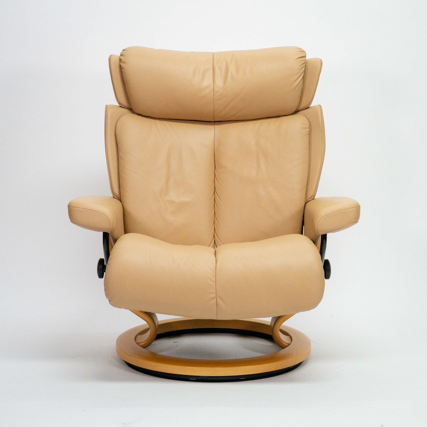 Ekornes Stressless Magic (L) mit Hocker hellbraun