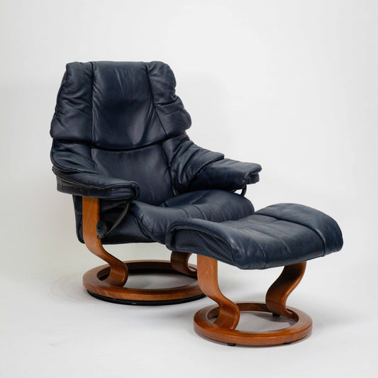 Ekornes Stressless Reno (M) mit Hocker blau