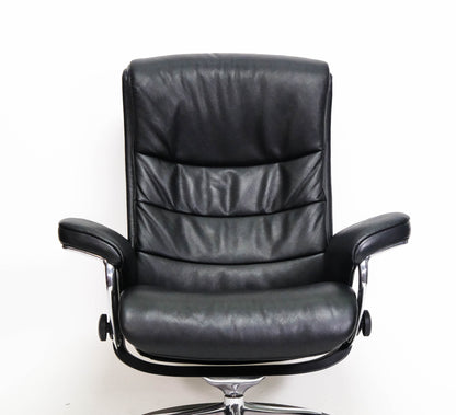 Ekornes Stressless Nordic (M) mit Hocker Signature