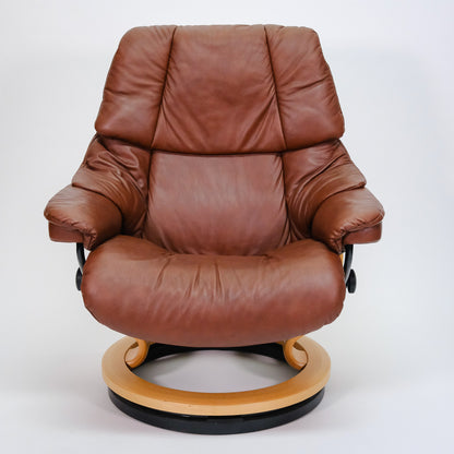 Ekornes Stressless Reno (L) mit Hocker braun