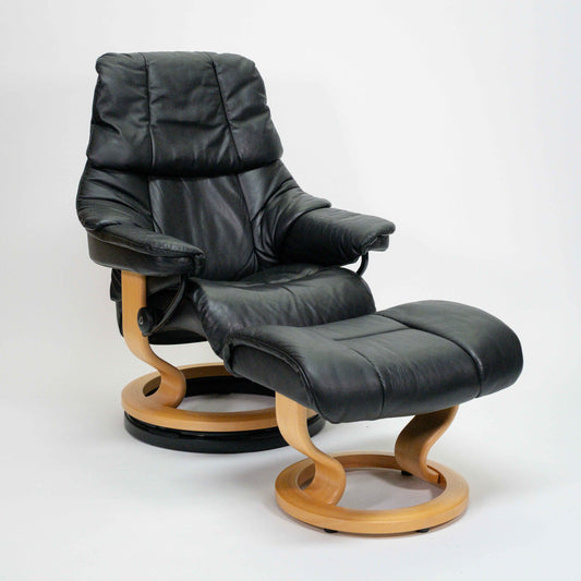 Ekornes Stressless Reno (S) mit Hocker schwarz