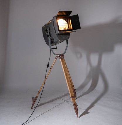 Alter Theaterscheinwerfer