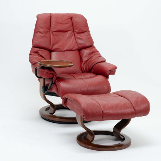 Ekornes Stressless Reno (S) mit Hocker rot