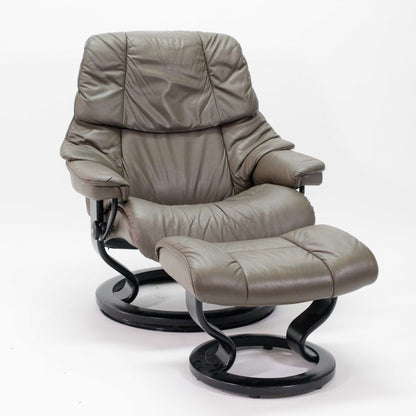 Ekornes Stressless Reno (L) mit Hocker schlamm