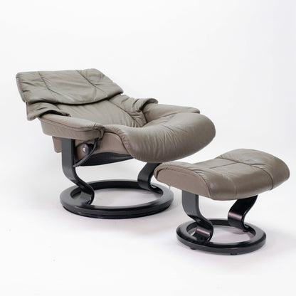 Ekornes Stressless Reno (L) mit Hocker schlamm