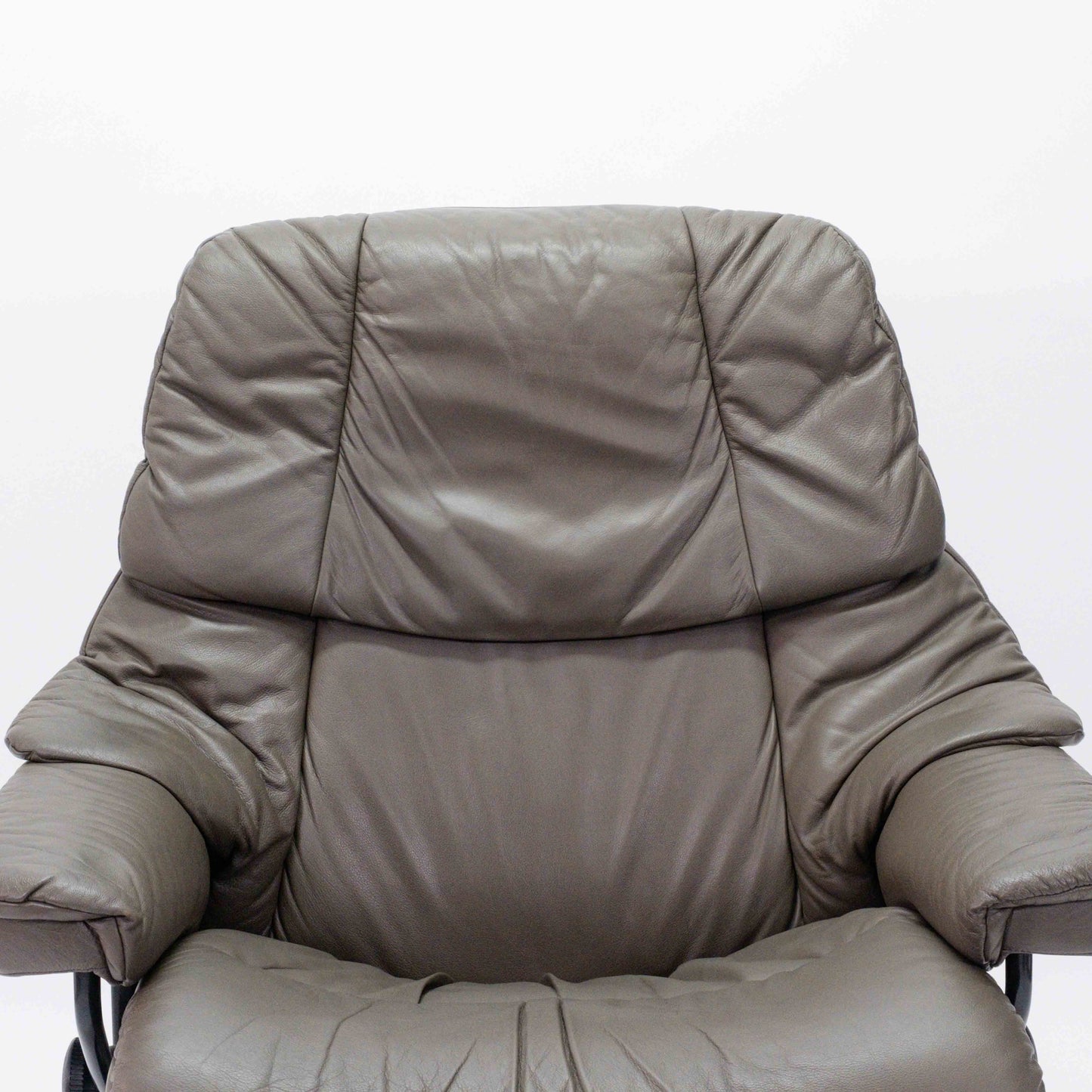 Ekornes Stressless Reno (L) mit Hocker schlamm