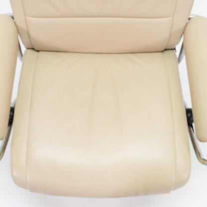 Ekornes Stressless Paris (M) mit Hocker