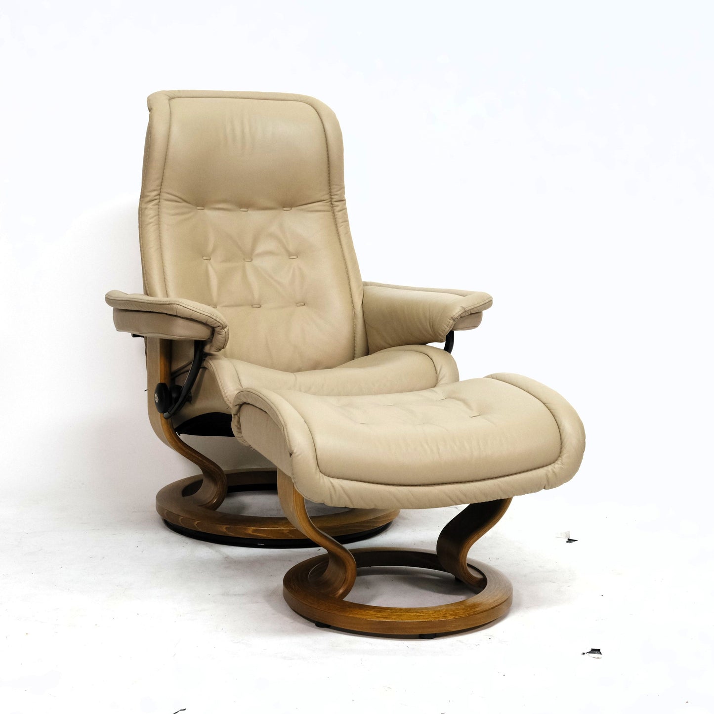 Ekornes Stressless Royal (M) mit Hocker