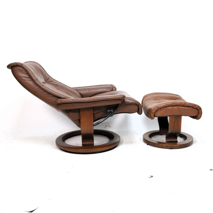 Ekornes Stressless Royal (L) mit Hocker