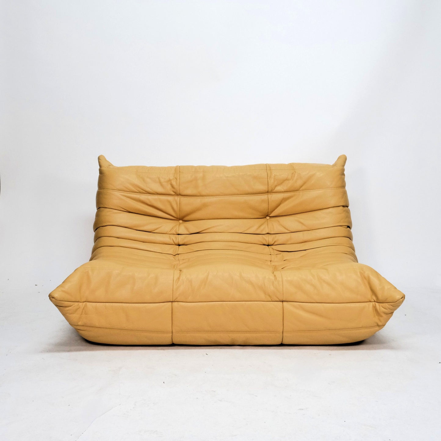 Ligne Roset Togo 2-Sitzer Sofa