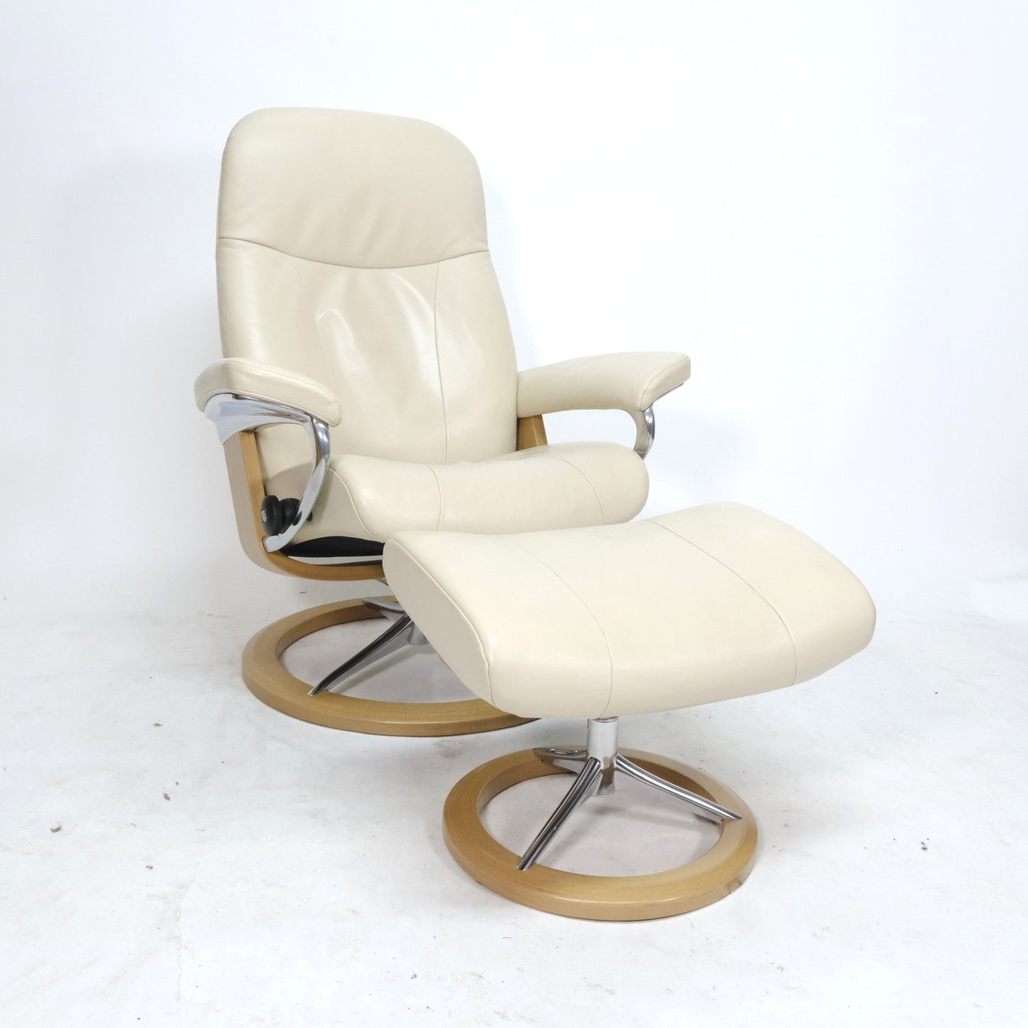 Ekornes Stressless Garda (M) mit Hocker