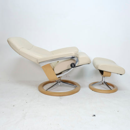 Ekornes Stressless Garda (M) mit Hocker