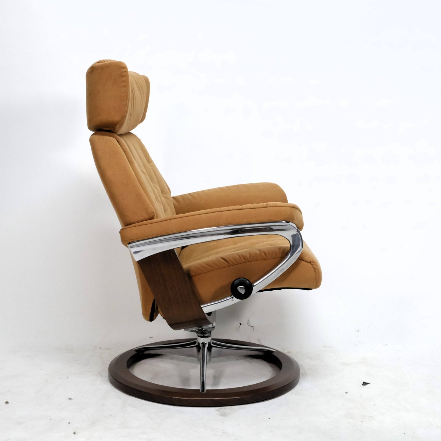 Ekornes Stressless Skyline (M) mit Hocker Signature