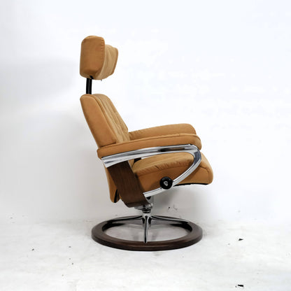 Ekornes Stressless Skyline (M) mit Hocker Signature