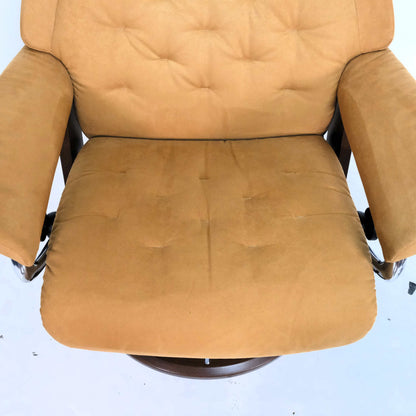 Ekornes Stressless Skyline (M) mit Hocker Signature