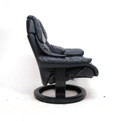 Ekornes Stressless Reno (L) mit Hocker I dunkelblau