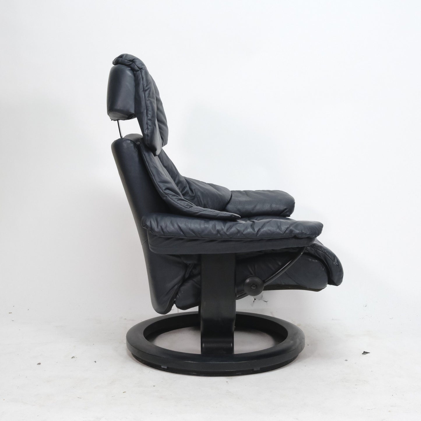 Ekornes Stressless Reno (L) mit Hocker I dunkelblau