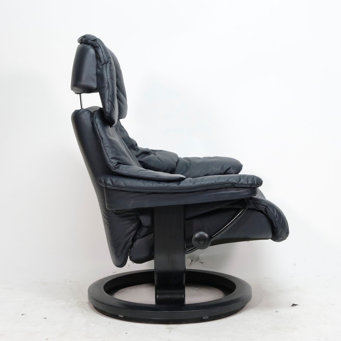 Ekornes Stressless Reno (L) mit Hocker II dunkelblau