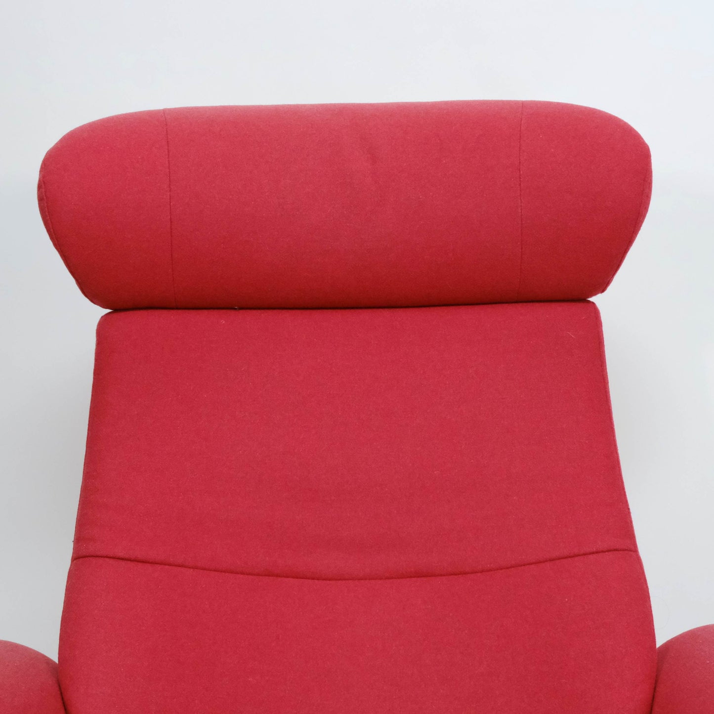 Conform Timeout mit Hocker Stoff rot