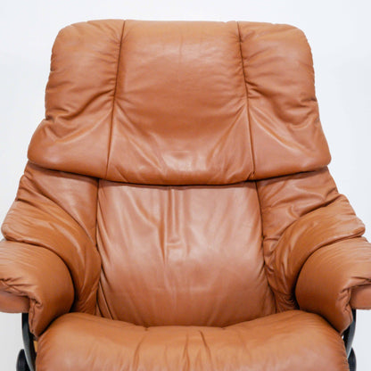 Ekornes Stressless Reno (M) mit Hocker I cognac