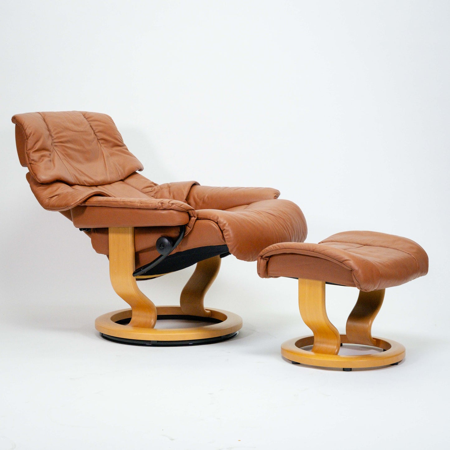 Ekornes Stressless Reno (M) mit Hocker II cognac