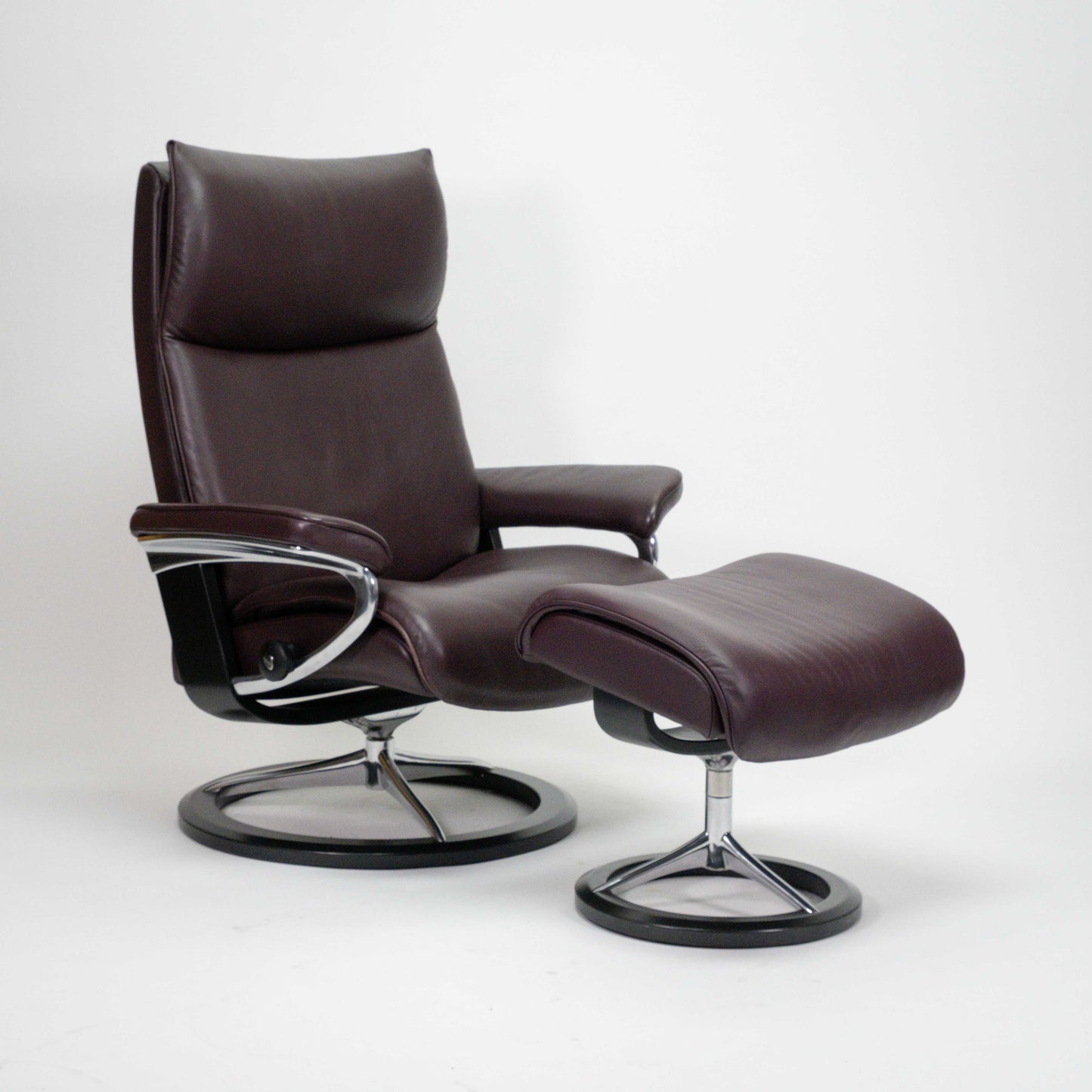 Ekornes Stressless Aura Signature (L) mit Hocker