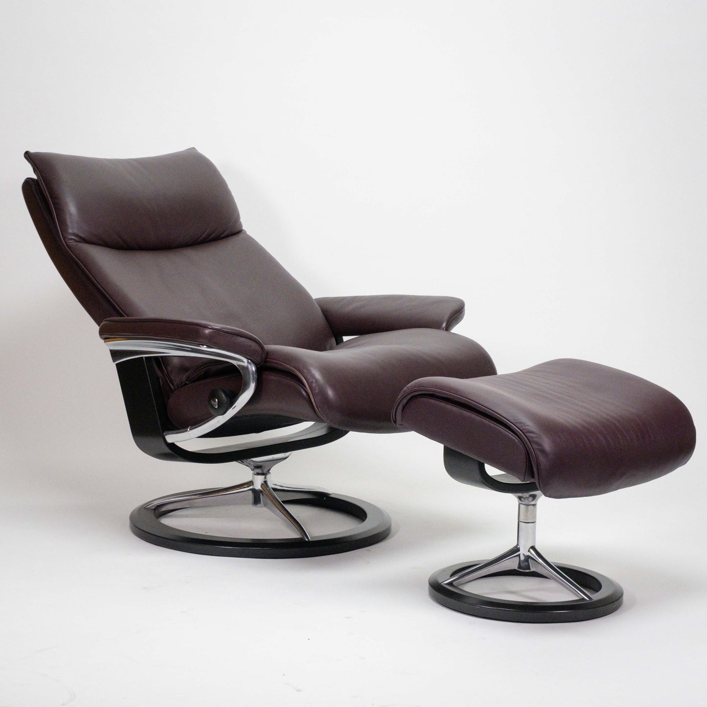 Ekornes Stressless Aura Signature (L) mit Hocker