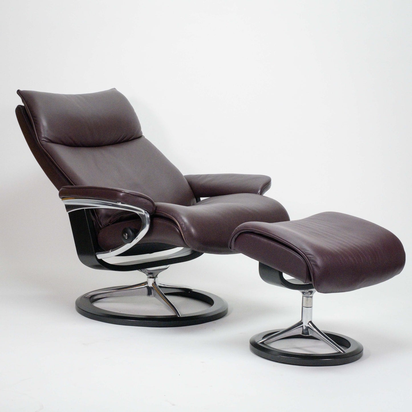 Ekornes Stressless Aura Signature (L) mit Hocker