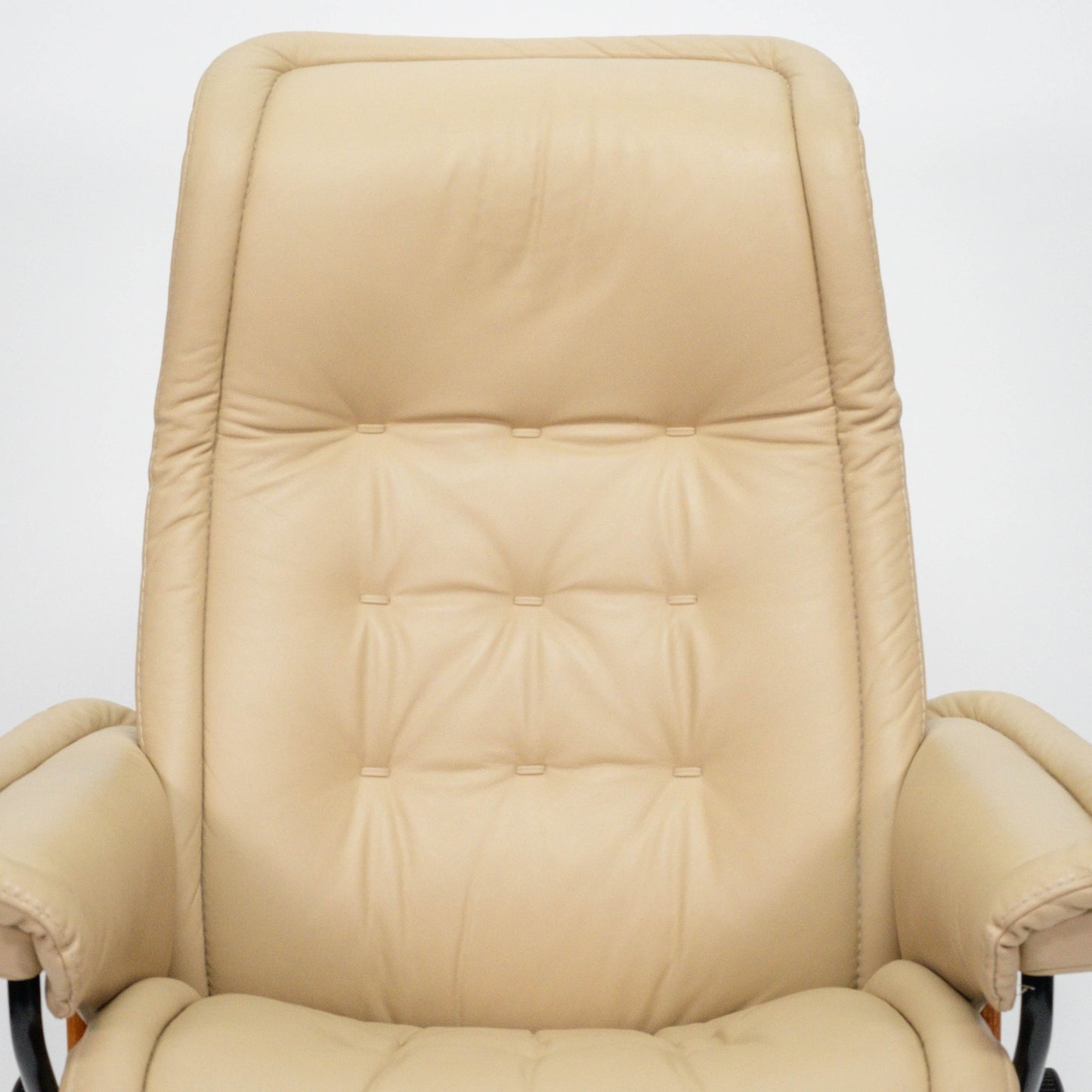 Ekornes Stressless Royal (M) mit Hocker beige
