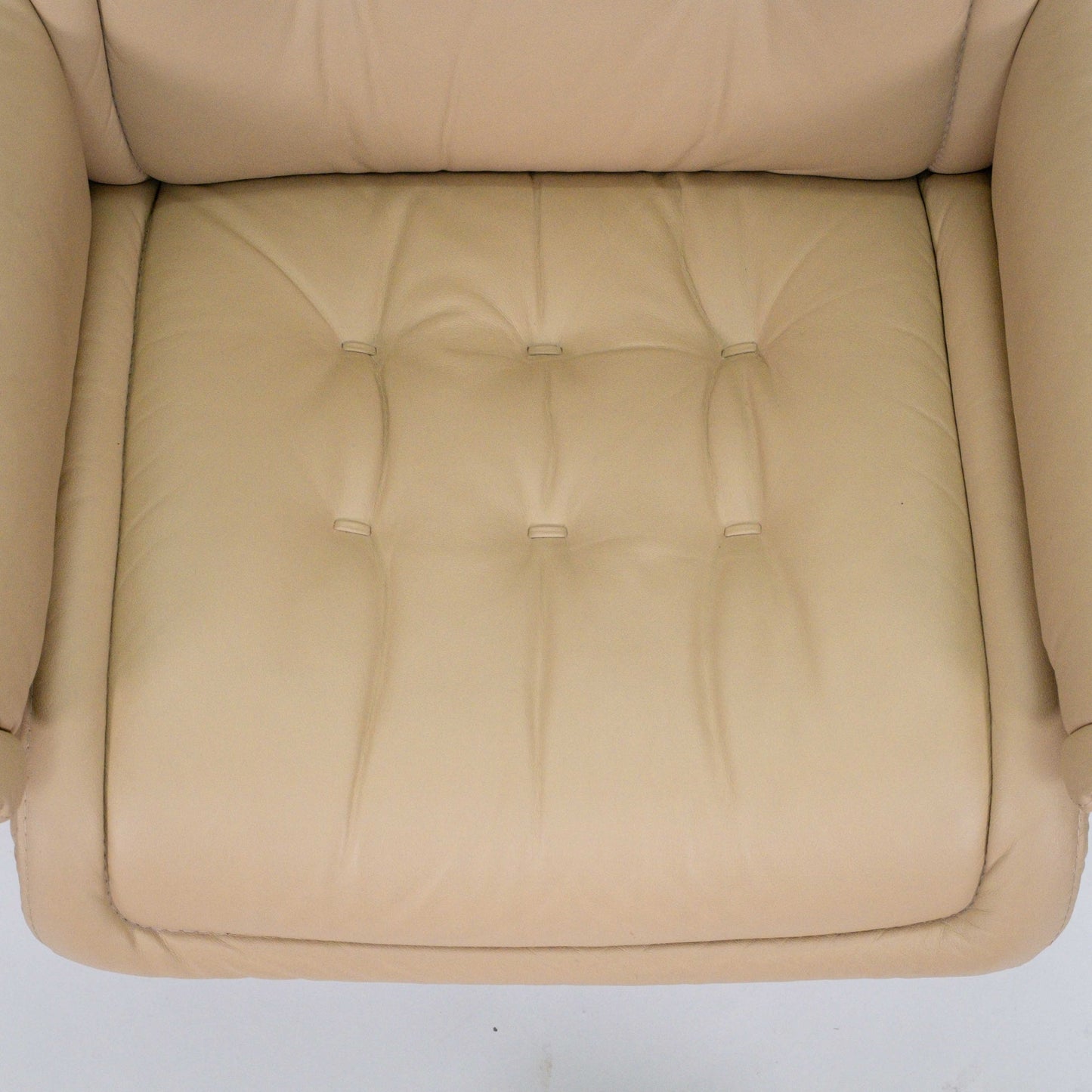 Ekornes Stressless Royal (M) mit Hocker beige
