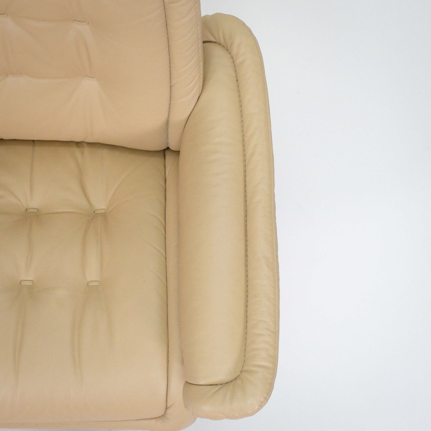Ekornes Stressless Royal (M) mit Hocker beige