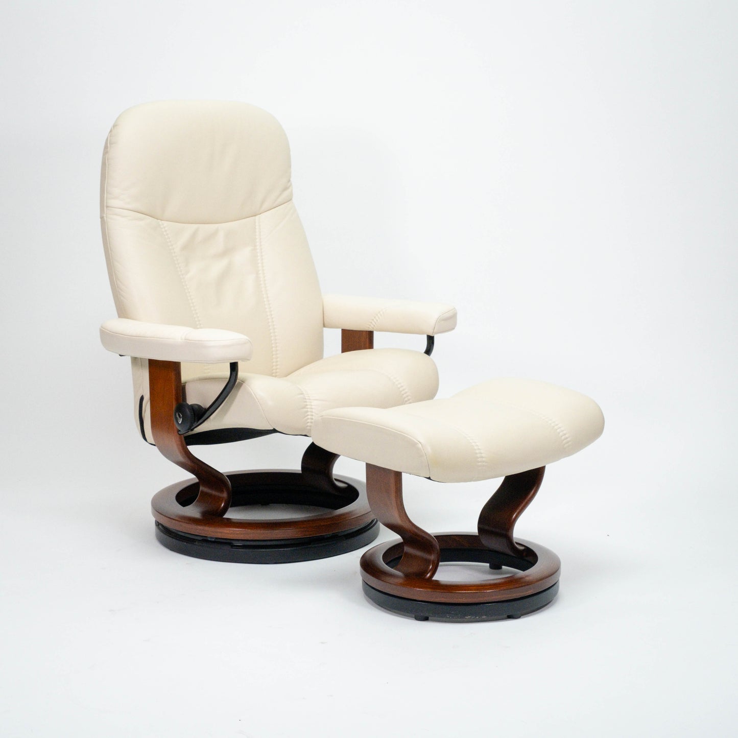 Ekornes Stressless Consul (M) mit Hocker beige