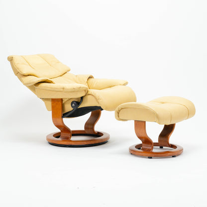Ekornes Stressless Reno (S) mit Hocker gelb