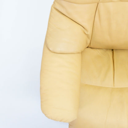 Ekornes Stressless Reno (S) mit Hocker gelb