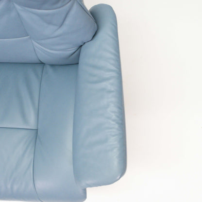 Ekornes Stressless Mayfair (L) mit Hocker Signature blau